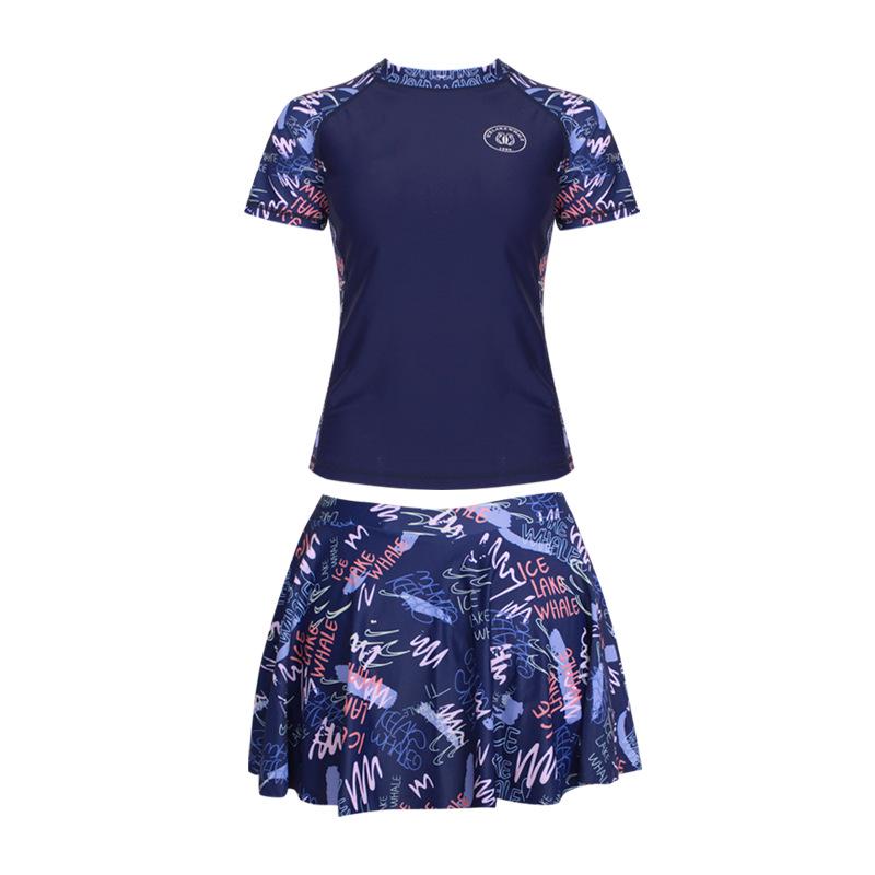 Women's Short-Sleeve Two-Piece Swimsuit: Slimming, Tummy-Covering; Ideal for Swimming, Hot Springs, Beach, or Surfing.