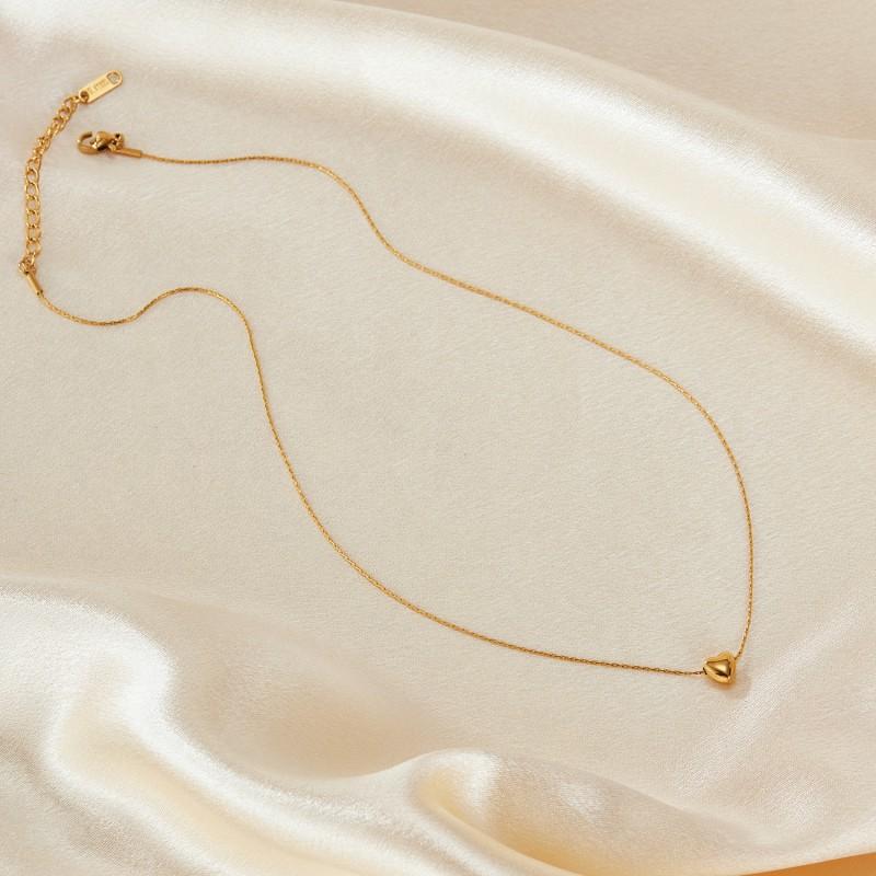 Fashion Temperament Commuting Style Necklace Made Of Stainless Steel Niche Simple Versatile Plated With Gold Heart Collarbone Chain