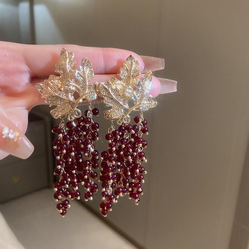 Retro Court Style Silver Needle Zircon Flower Fringed Earrings Light Luxury High-end Stud Earrings Simple Fashion Temperament Earrings