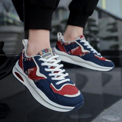 Scarpe da papà ricamate in stile etnico da uomo 2025 autunno e inverno nuove comode con stampa suola morbida versatili esplosione celebrità di Internet scarpe casual