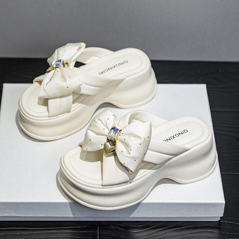 Cool Slippers Women's Summer Wear 2025 New Bow Rhinestone Thick-soled French Muffin Thick-soled Versatile Women's Sandals