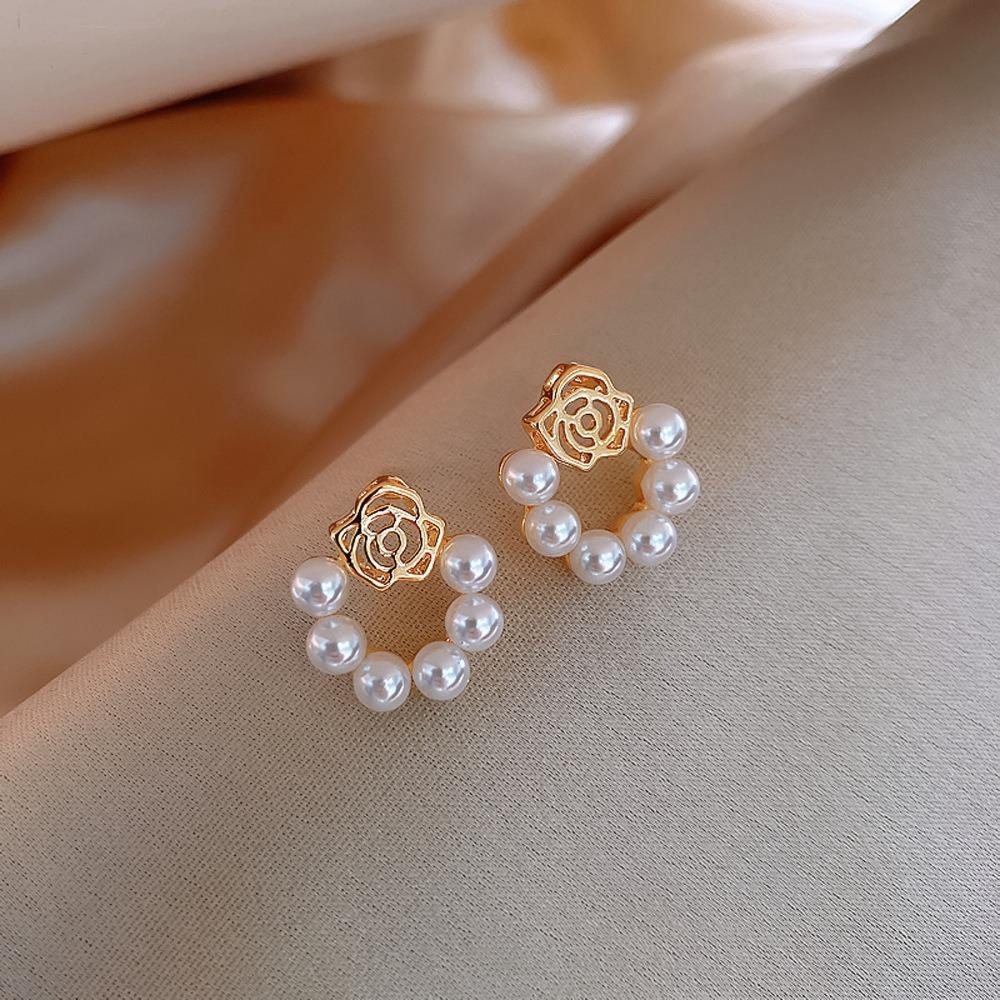 

Высококачественные серебряные игольчатые серьги-гвоздики с жемчугом, модные нишевые преувеличенные серьги-гвоздики высокого класса, французские ретро-универсальные серьги