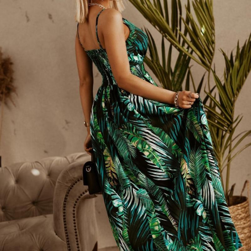 A large number of spot new summer ladies V-neck suspenders sexy vacation style dress 8055