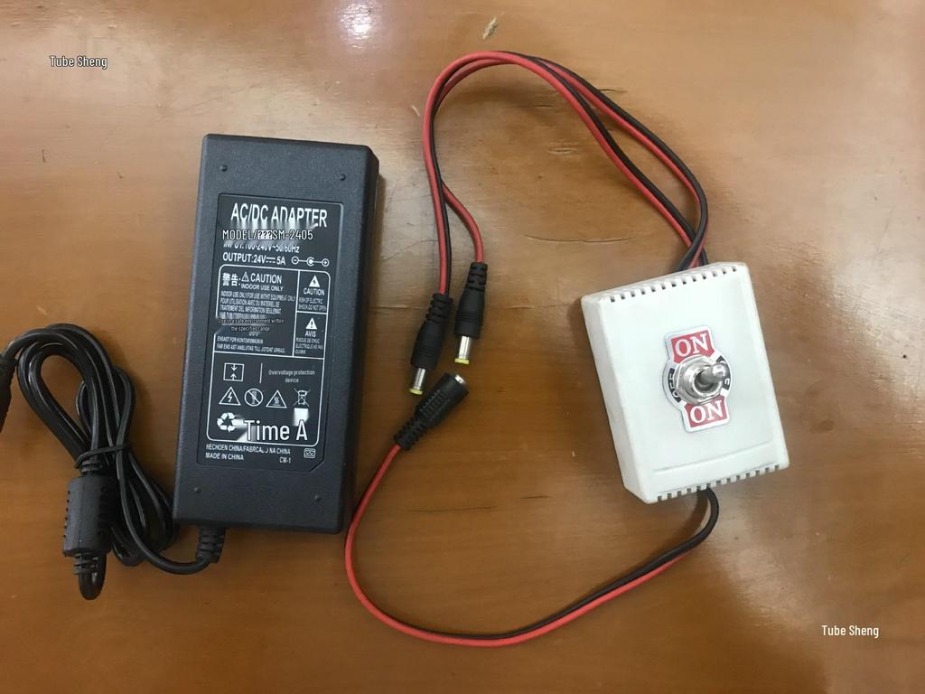 Багатовольтовий бездротовий контролер для електричного лінійного приводу з телескопічним штоком