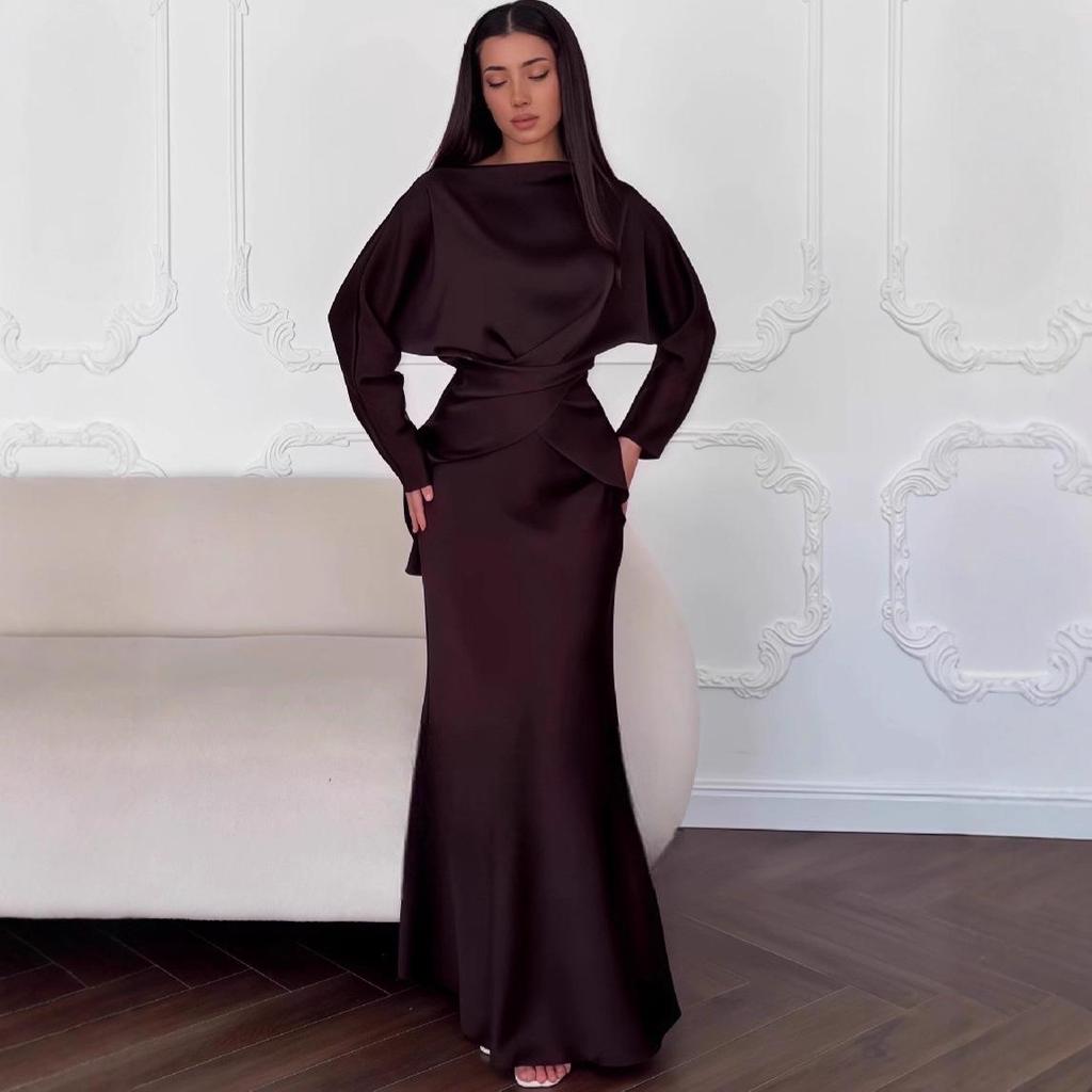 Vestido de Moda Estilo Europeo y Americano con Cintura Plisada Adelgazante Otoño 2025