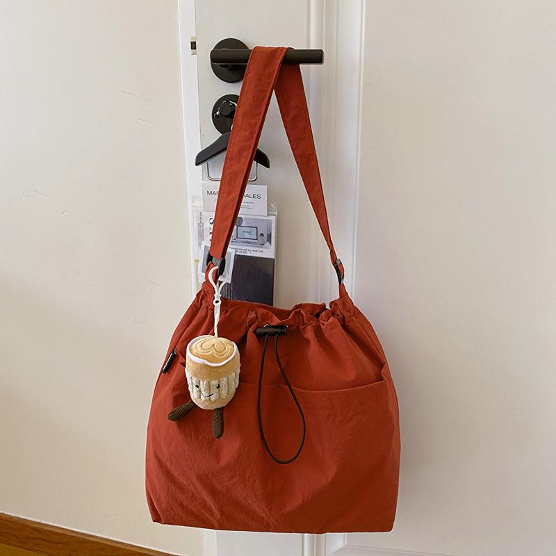 Spring and Summer New Fashionable Shoulder Bag Large Capacity Bag Women Simple Casual Large Capacity Commuting Tote Bag Women