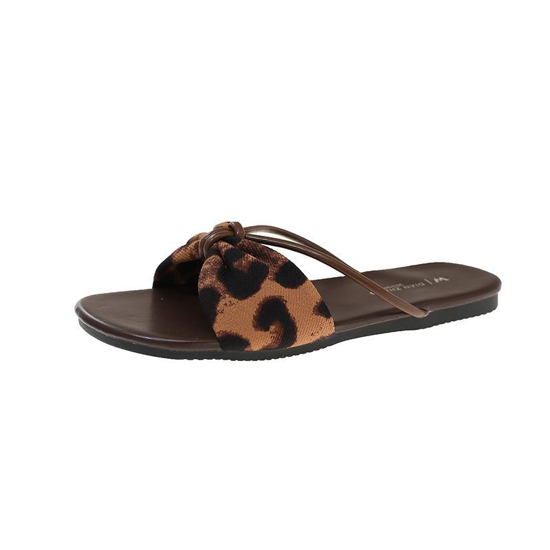 Internet celebrities with the same polka dot bow slippers women's summer wear non-slip soft sole one-word drag gentle wind sandals