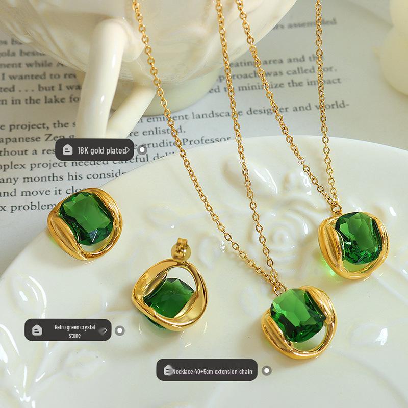 Korean Style Colorfast Emerald Crystal Pendant Necklace and Earrings Set