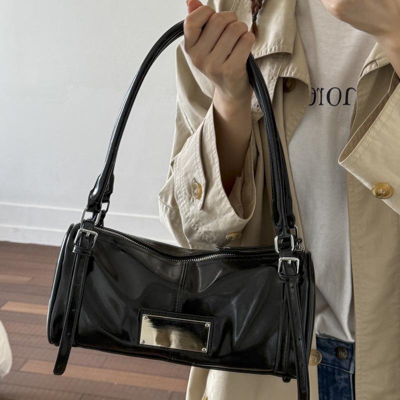 Autumn retro texture underarm bag women's 2025 new simple pillow bag versatile shoulder commuter bag