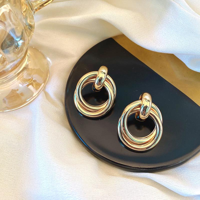 Korean Retro Minimalist Hoop Earrings for Women - High-End Cool Niche Style Ear Jewelry