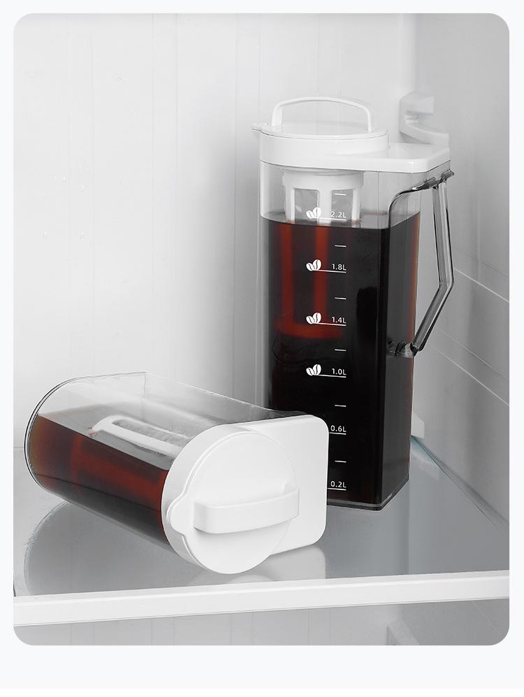 Large Capacity Cold Brew Coffee and Tea Pot with Ice Water Storage