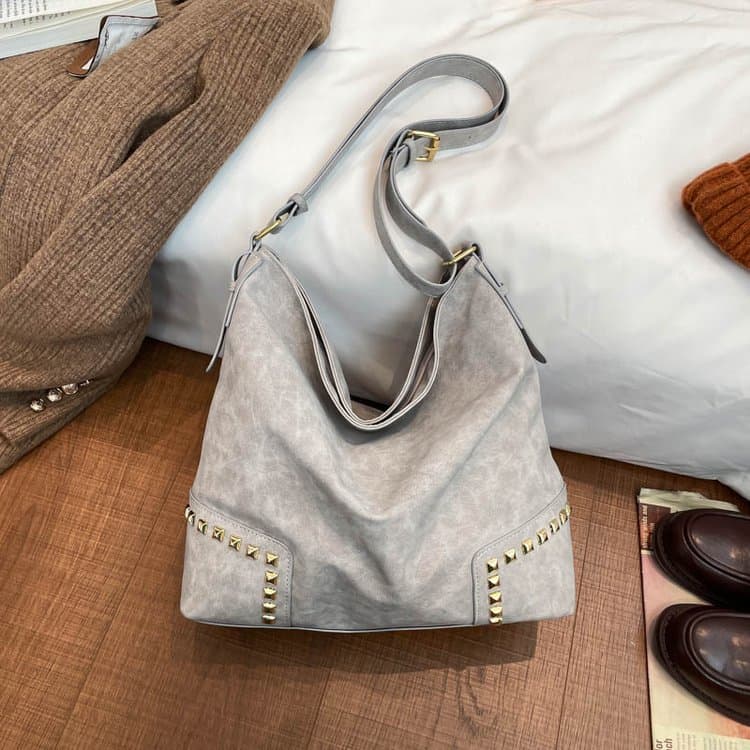 Rivet tote bag women s large-capacity commuter shoulder bag