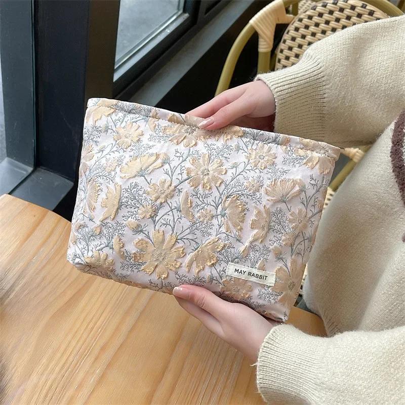Simple Sweet Pink Flower Embroidered Clutch Cosmetic Bag Makeup Bag Square Canvas Zipper Bag Travel Portable Makeup Organizer