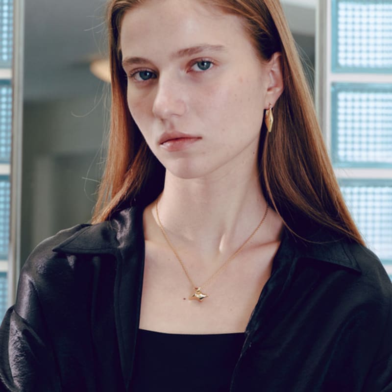 YUSOWA TWIN BARCHAN NECKLACE (GOLD)