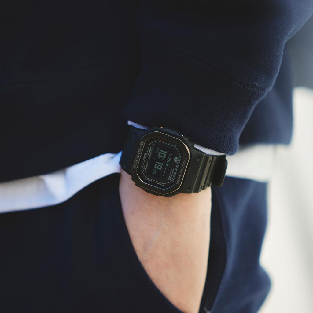 Casio Orologio Digitale Uomo Acciaio Inossidabile Resistente all'Acqua 200M Resistente agli Urti Quarzo DW-H5600MB-1