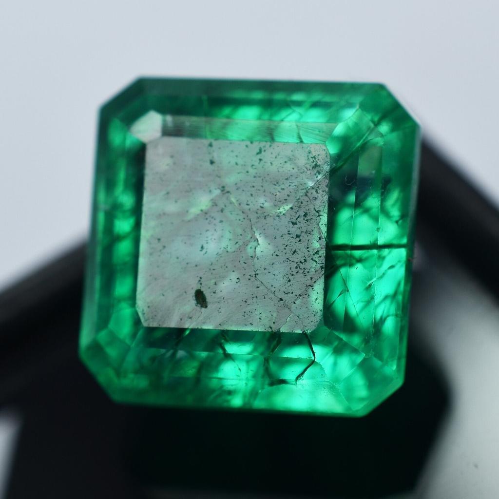 Natural Green Emerald Loose Gemstone 8.55 ct Square Cut for Jewelry Making and Gem Collections