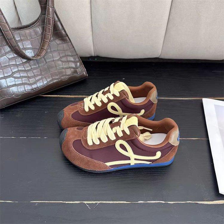 

Американские ретро кожаные цветные мягкие подошвы немецкие тренировочные туфли женские 2025 весна новые легкие на плоской подошве повседневные спортивные Форрест Гамп 40 коричневый