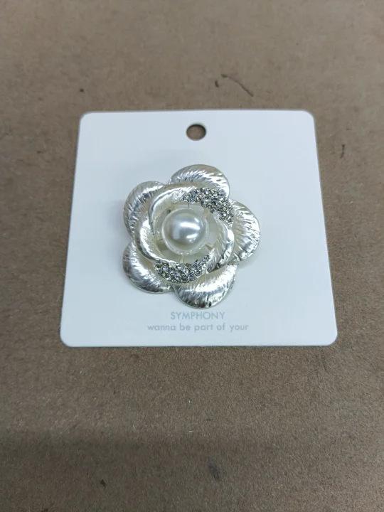 

European and American retro temperament diamond-encrusted flower pearl brooch pin accessories clothing accessories women