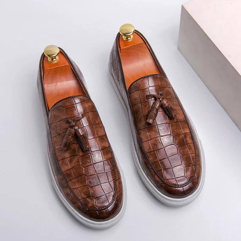 Fashion Casual Leather Ultralight Comfortable Casual Male Footwear Mens Tassels Loafers Classic Men for Wedding Shoes Large Size Shoes