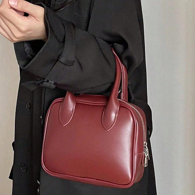Classic Shoulder Bags for Women New Designer Brand Office Lady PU Underarm Bag Fashion Solid Popular Tote Bag
