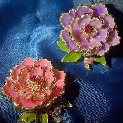 Fashion Ladies Peony Brooch