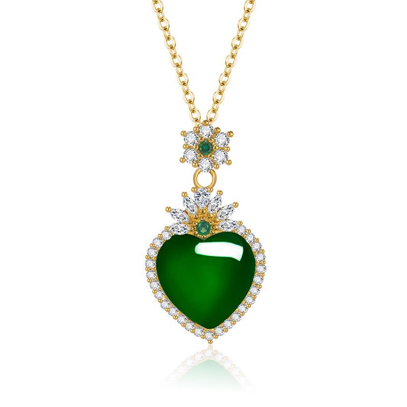 Heart-Shaped Agate and Jadeite Chalcedony Pendant Necklace: Elegant Luxury Design