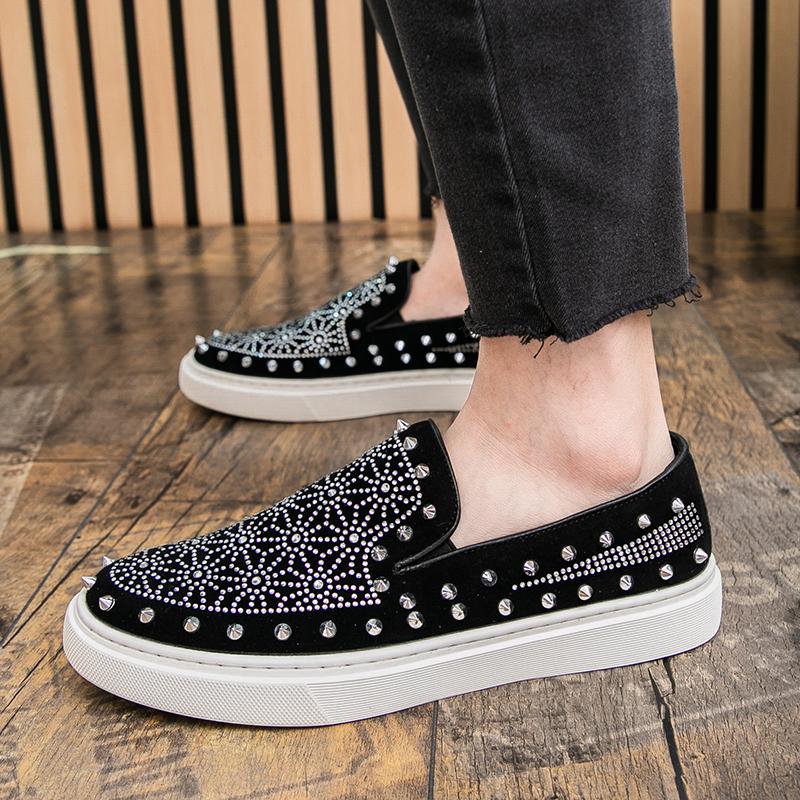 Fashion Punk Round Toe Rhinestone Sequin Loafers for Men Casual Shoes Rivet Skateboard Shoes Trendy Flat Slip On Driving Men's Shoes