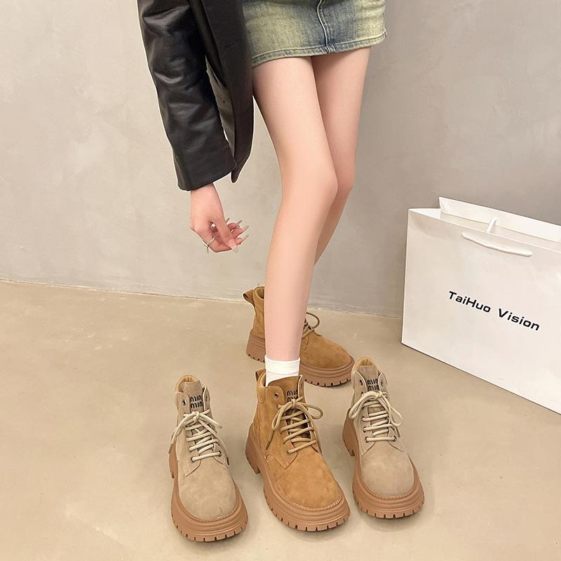 Large Size Women's Shoes 41 To 43 Wide Fat Feet Bumblebee Martin Boots Women's Autumn and Winter Platform Handsome Locomotive Boots Couple Short Boots