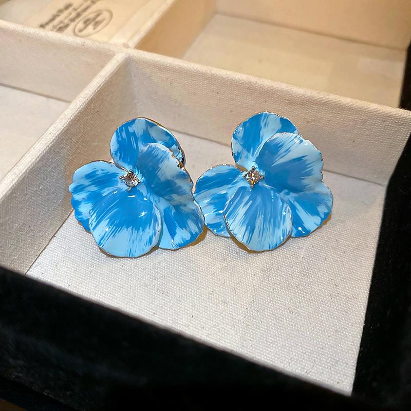 Medieval Vintage Dripping Oil Flower Earrings Retro Niche High-end Earrings Light Luxury Versatile Temperament Earrings Women