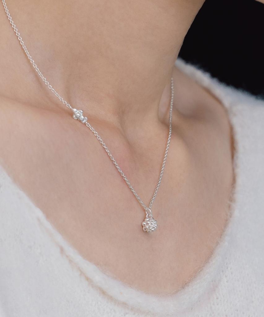 Touchéd Dew Drop Necklace 02