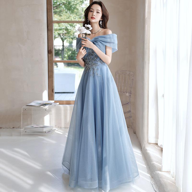 Elegante Vestido de Noche Azul de Tul Hombros Descubiertos, Vestido Largo Formal con Lazo y Pedrería para Mujer, Ideal para Bodas, Banquetes y Fiestas de Graduación