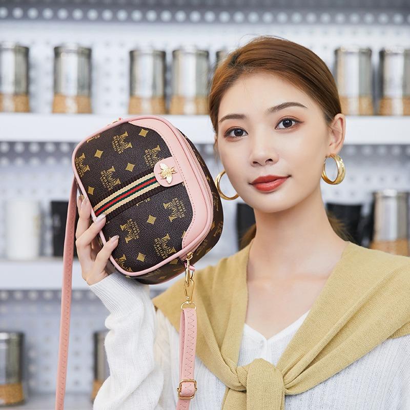 Stylish Retro Printed One-shoulder Crossbody Small Bag, a Fresh and Elegant Versatile Women's Bag