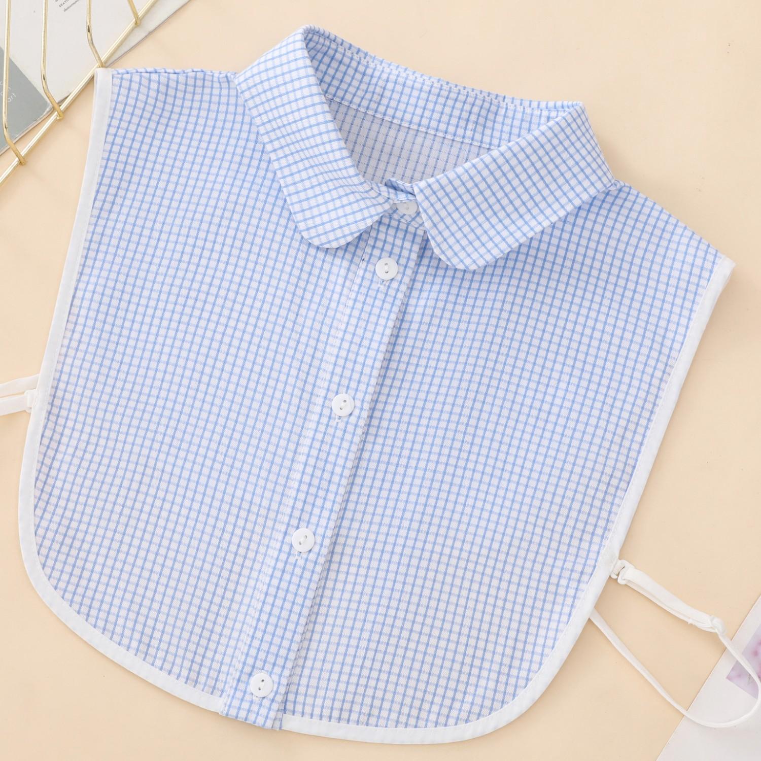 

Осенне-зимние клетчатые накладные воротники с белой отделкой — декоративные, универсальные для женских свитеров.