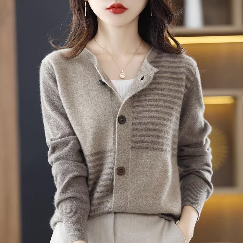 

Осень Зима Полосатый Пэчворк Свободный Повседневный Вязаный Кардиган Пальто Женский Универсальный Жакет Топ на Пуговицах onesize верблюд