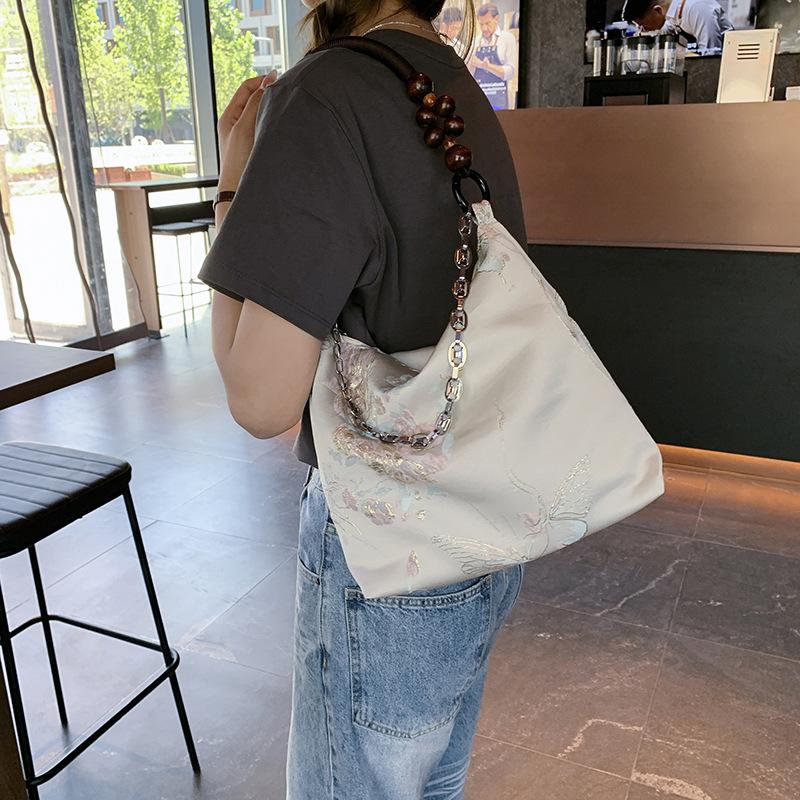 New Chinese-style Embroidered Chain Single-shoulder Underarm Bag for Women In Summer New Chinese Style Large-capacity Commuting Toy Bag