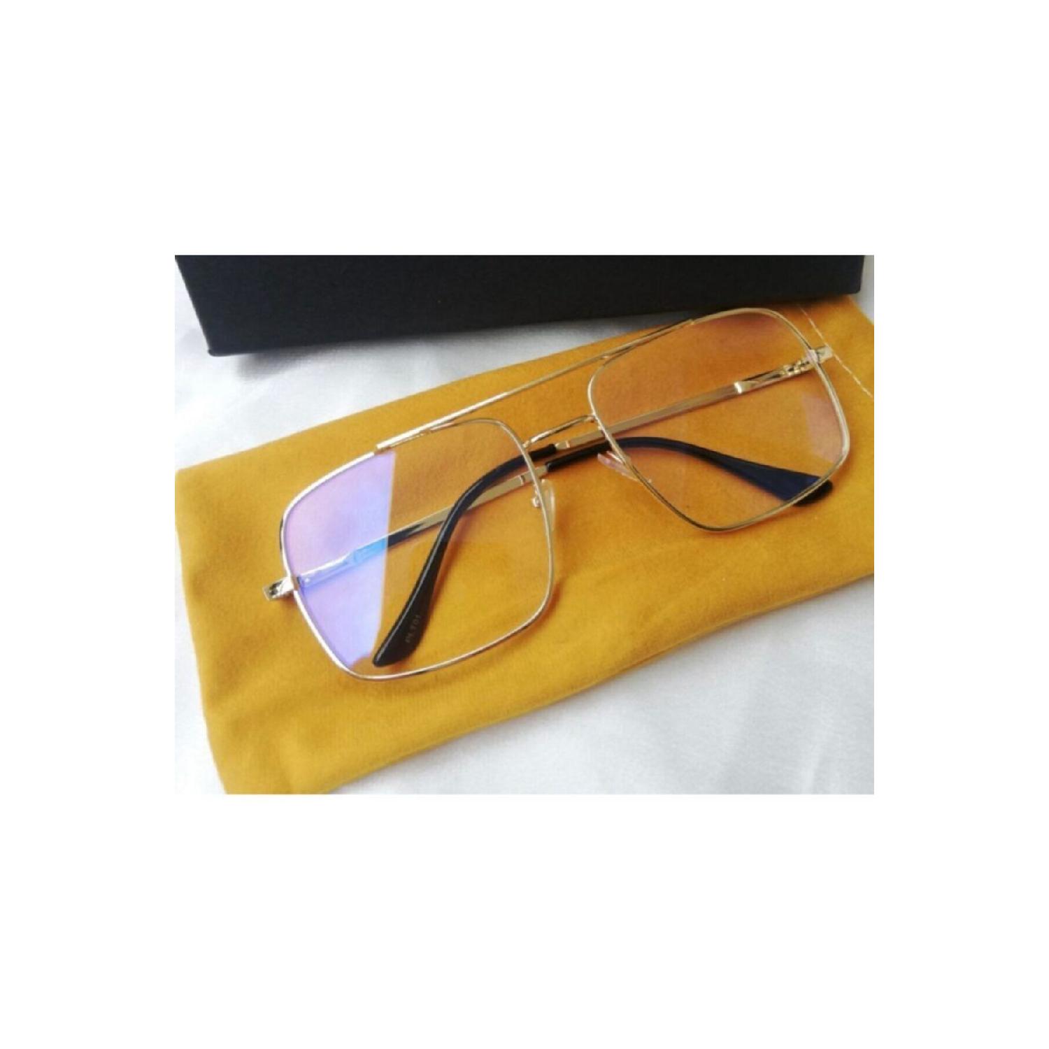 

Pilot Model Blue Light Filtered Prescription Glasses білий