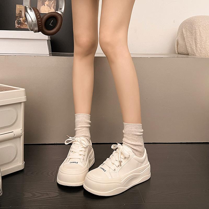 

Thick-soled heightening little white shoes women s spring 2025 new big-headed bread shoes versatile lace-up casual board shoes 40 бежевий