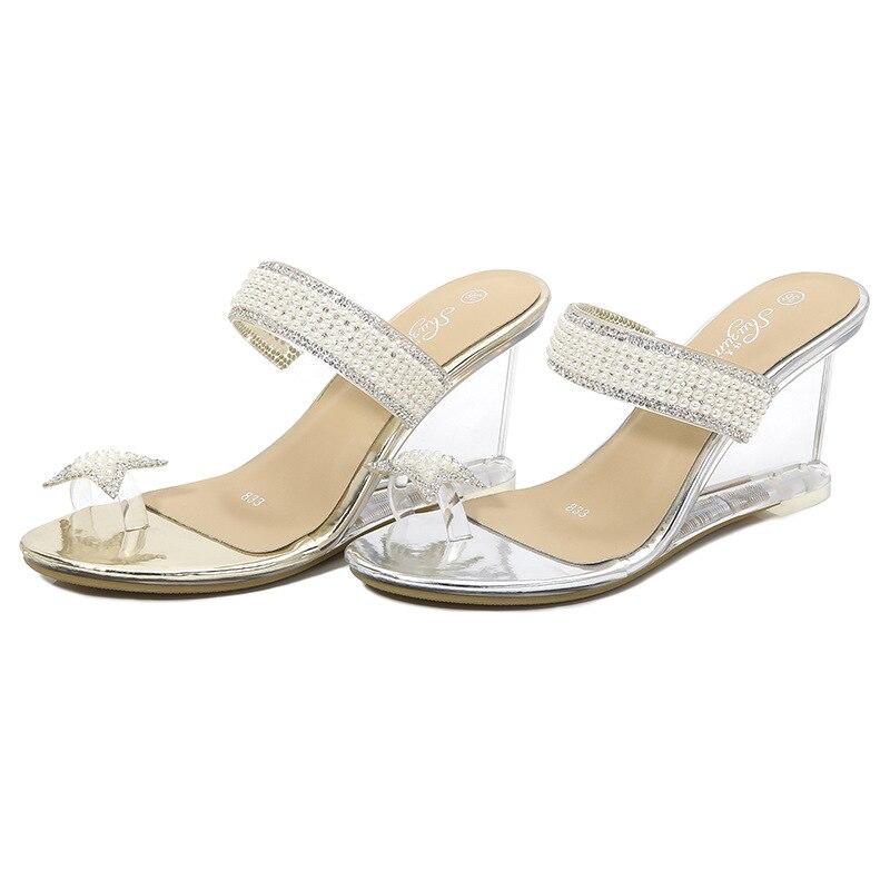 Pearl Clip Foot Slope Heel Dámské Léto Nové Sexy Crystal Transparentní Vysoké podpatky Skleněné drahokamy 1098 Series 6cm LFD