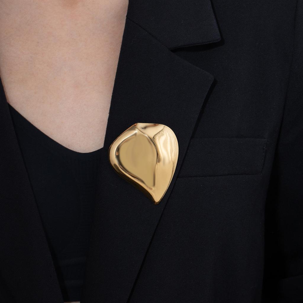 Irregular Love Metal Brooch Light Luxury Niche Pin Corsage