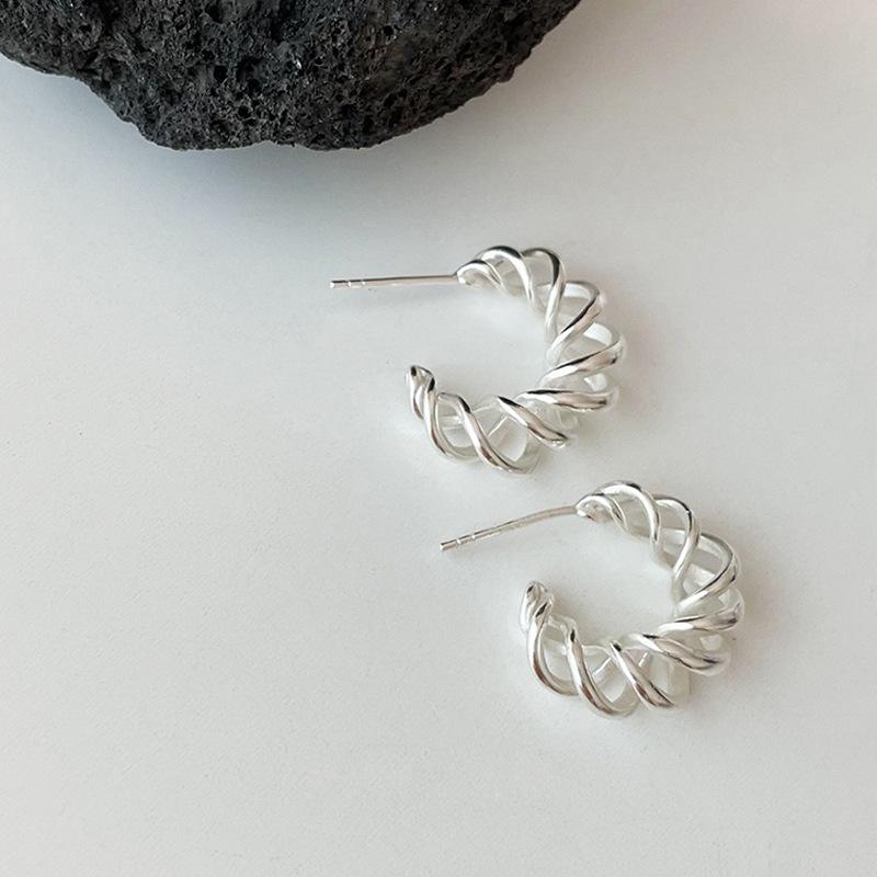 Hand-Woven Line Twist Earrings Female Personality Temperament Exaggerated C-Shaped Irregular Stud Earrings Bouncing Muse Fan