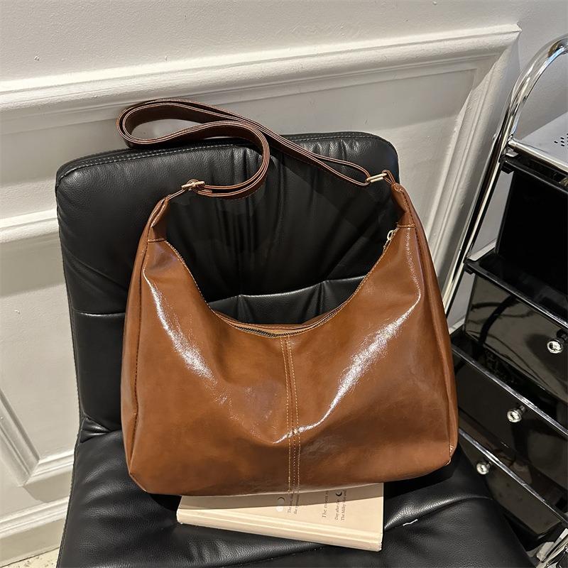 Niche simple underarm bag large capacity shoulder large bag women's new fashion versatile commuter handbag tote bag tide
