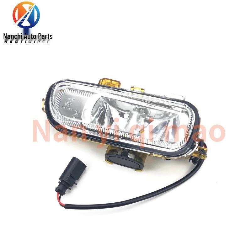 Fog Light Headlight for Mercedes-Benz AXOR Truck Fire Truck (Part Numbers: A9408200156, 9408200056)