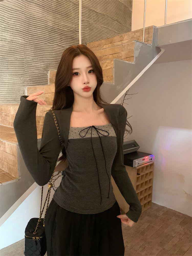 Original Stripe Fabric: Gray Fake Two-Piece Square Neck Long-Sleeve T-Shirt, Slim-Fit for Autumn/Winter
