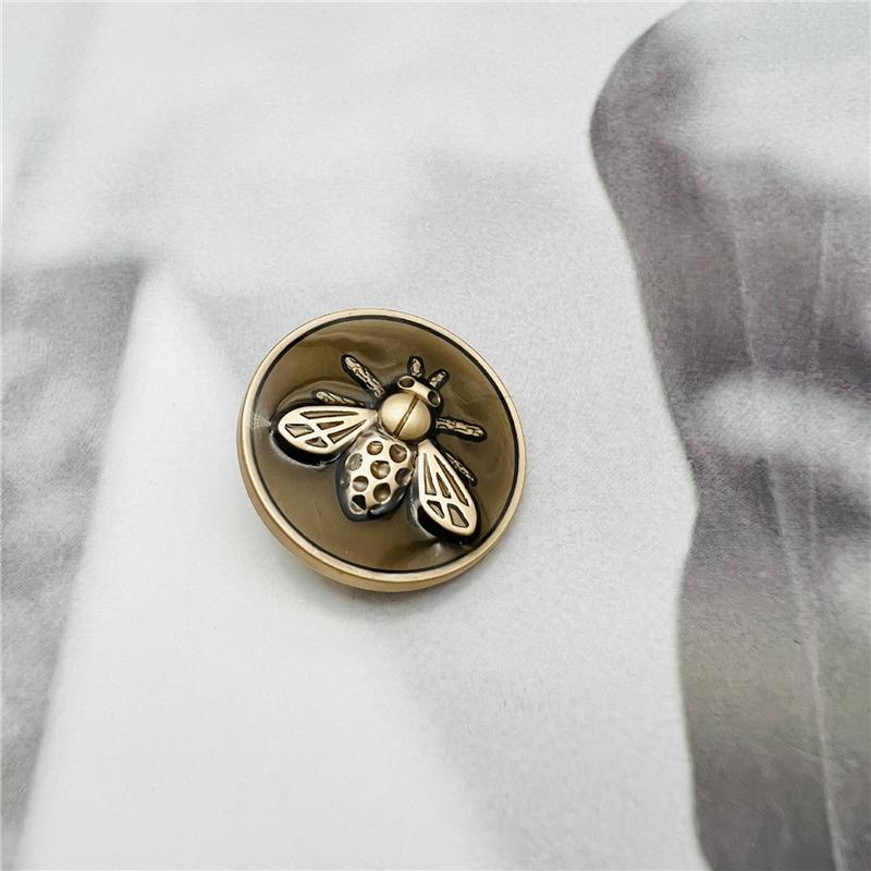 FCXDG Fashion Metal Buttons for Clothing Sewing Bee Design Round Vintage Buttons Coat Jacket Knitted Sweater Decorative Buttons