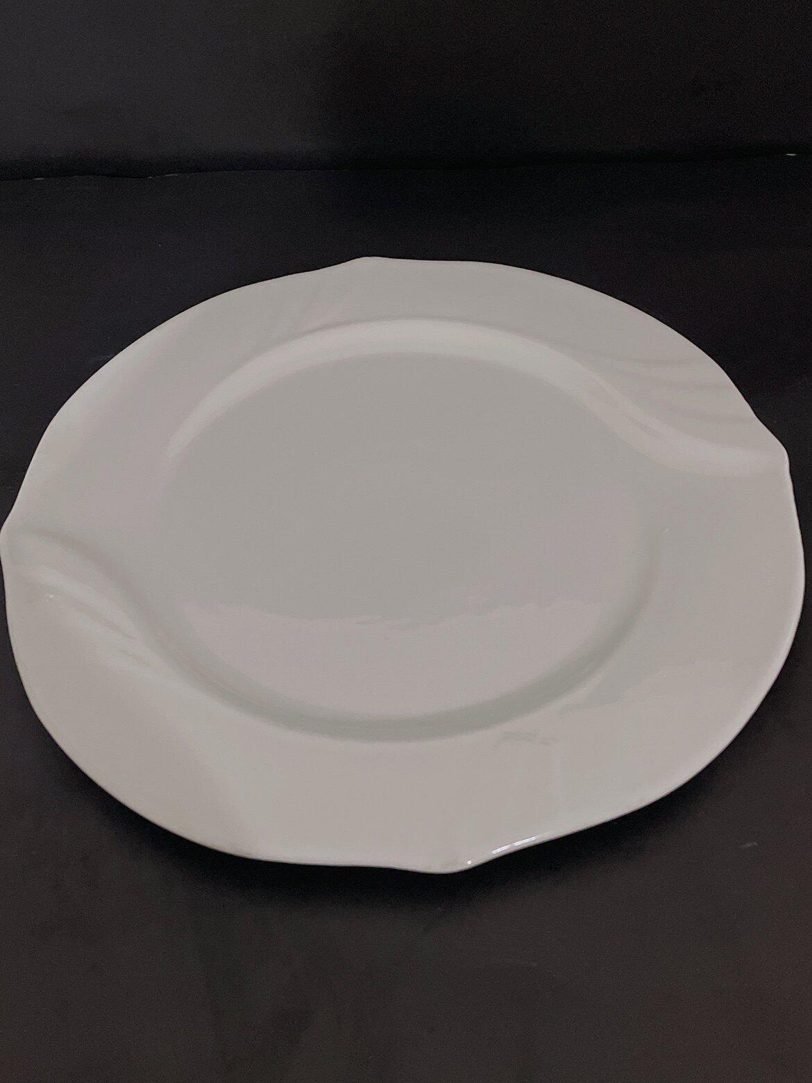 

Elegant Retro Western Ceramic Plate for Italian Cuisine - Pure White Vegetable Dish 10-inch Leaf Plate 25cm