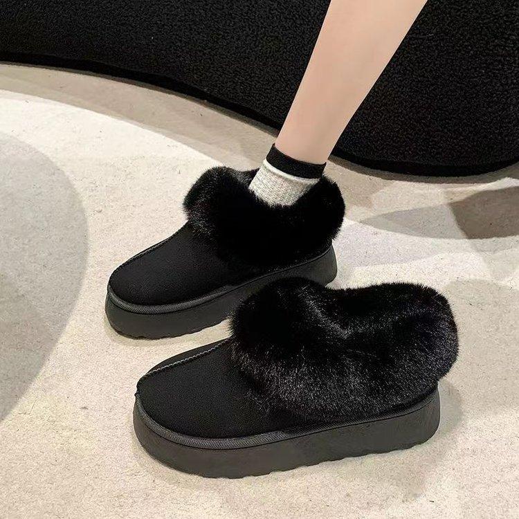 

Thick-soled warm snow boots for women, thickened warm fur in winter, integrated and comfortable outer wear, casual fluffy shoes 35 чорний