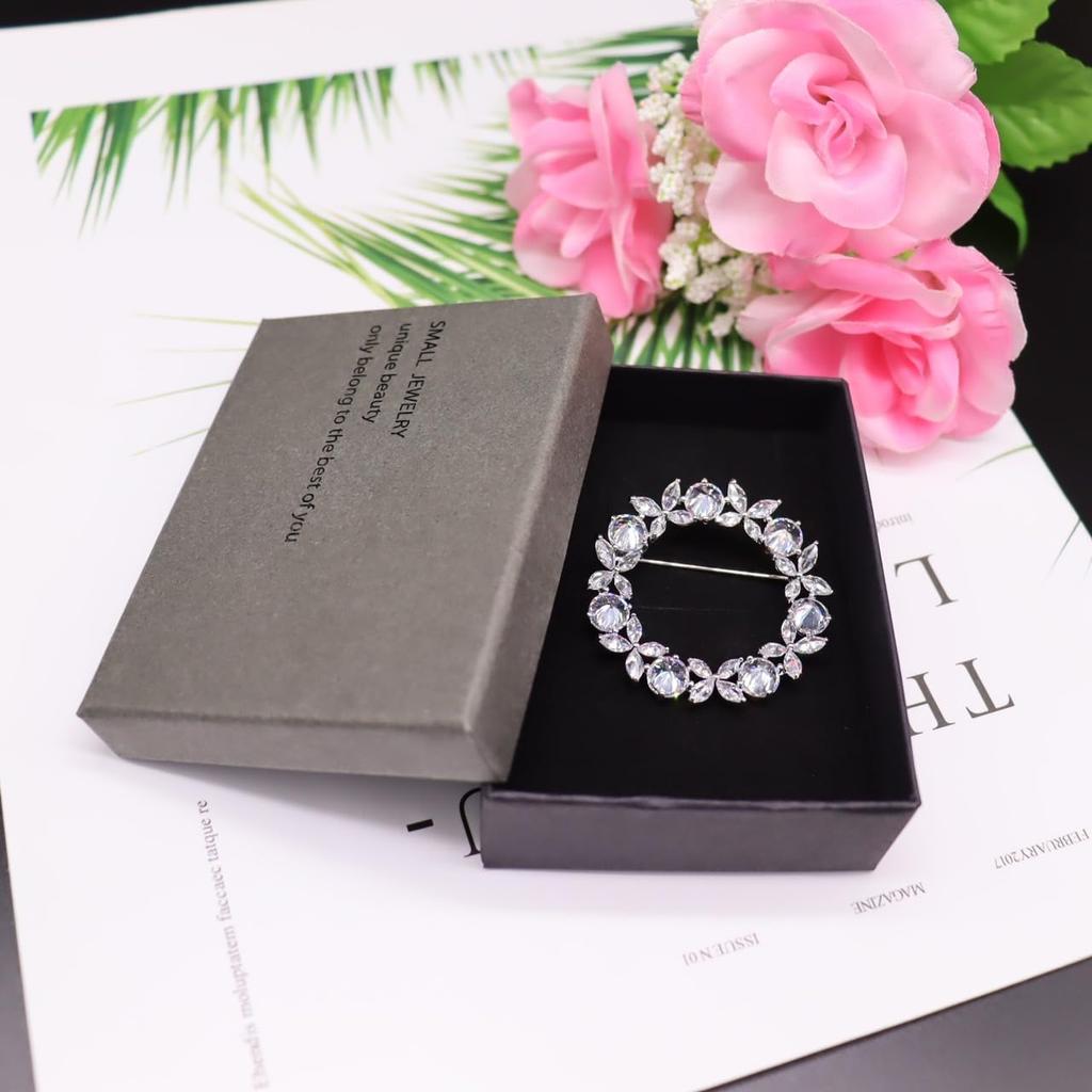 Zircon Clover Cubic Zirconia Diamond Flower Stylish Chest Decoration for School Entrance Ceremonial Gifts for Mothers Four-leaf Brooch, Corsage,