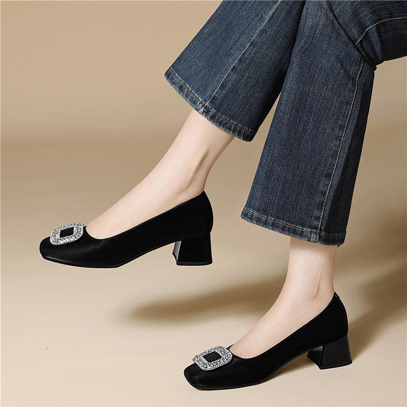 Neue französische High Heels, High-End-Schuhe, modische leichte Luxus-Schuhe mit dickem Absatz, vielseitige Damen-Schuhe mit Strasssteinen für den Alltag