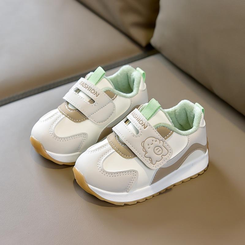 Children's velvet sports shoes boys and girls board shoes 2025 winter soft-soled thermal functional shoes baby non-slip toddler shoes