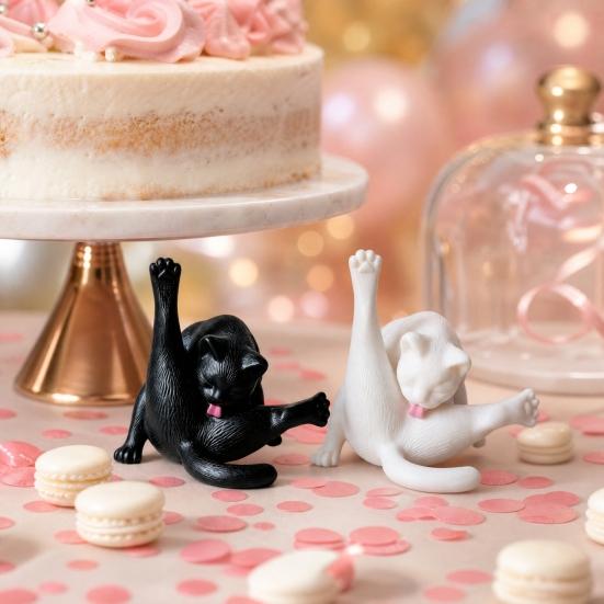 3D Printed Licking Butt Cat Figurine, Funny Black White Kitten Statue, Animal Sculpture Desktop Decoration for Home Office Bookshelf